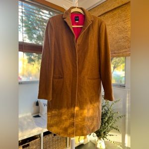 Beige wool peacoat with pink silk inner liner from Gap. Size 6.